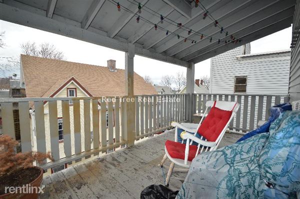 Building Photo - 351 Centre St