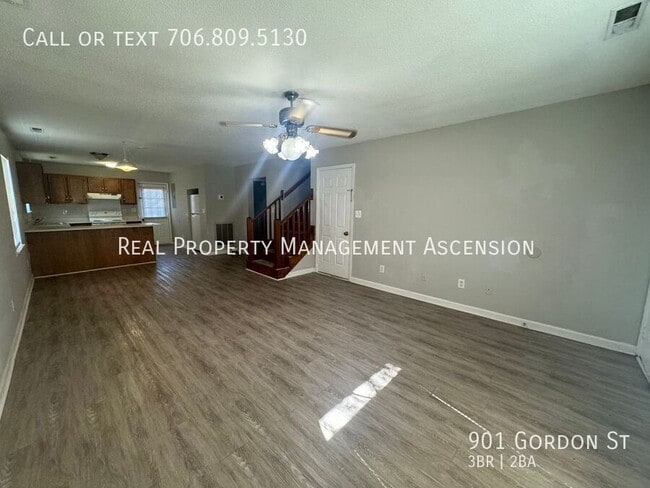 Building Photo - 901 Gordon St