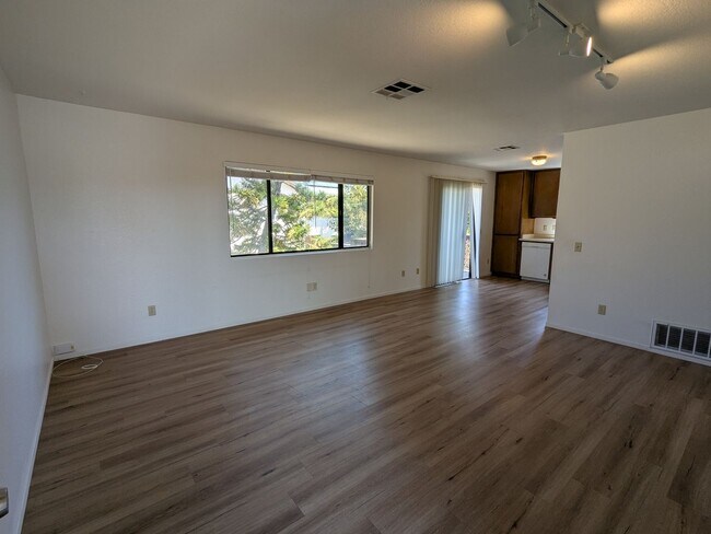 Foto del edificio - 393-395 Hillview St