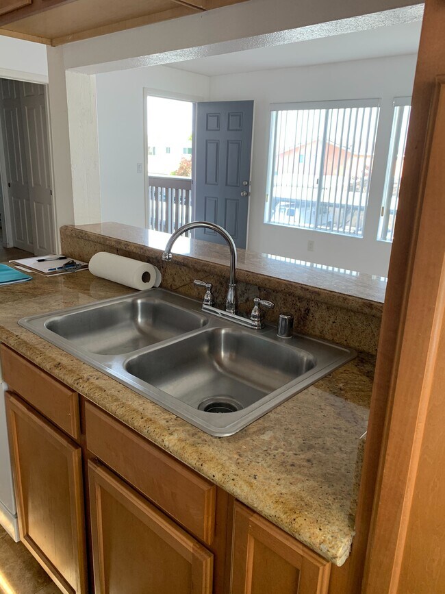 Kitchen - 1107 Sepulveda Blvd