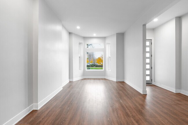 Building Photo - 3003 W Fulton St