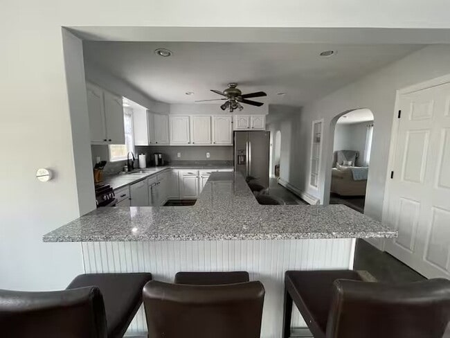 Foto del edificio - 297 Swansom Rd