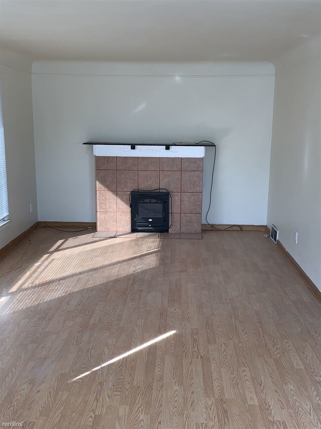 Building Photo - 3 br, 1 bath House - 7230 Rosemont Ave