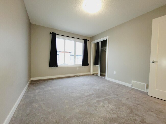 Photo du bâtiment - 446 Allard Blvd SW