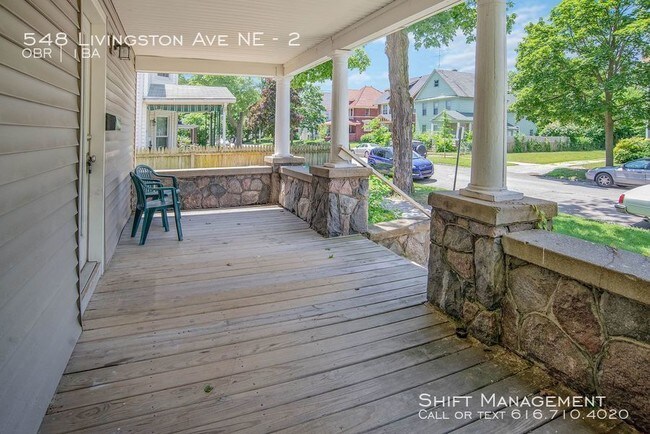 Building Photo - Updated Studio in Belknap Lookout!