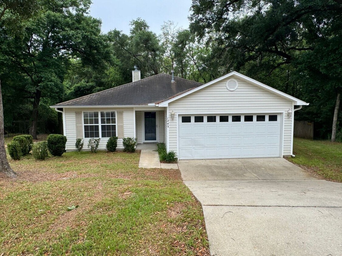 Primary Photo - Pensacola - Springdale Forest - 3 bedroom,...