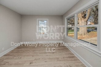 Building Photo - 1118 Duke St