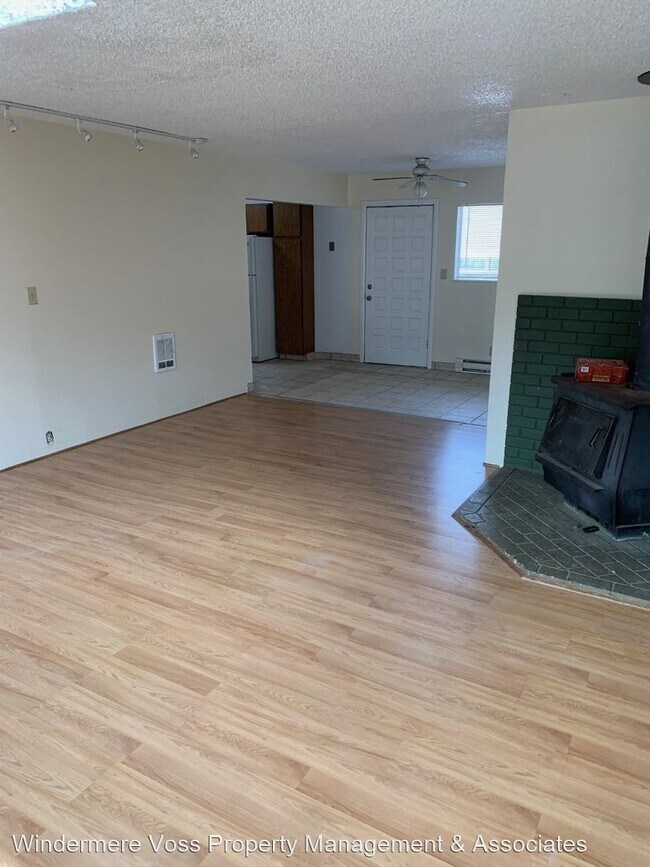 Building Photo - 3 br, 1 bath House - 4341 NE Hassalo Street