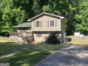 Building Photo - 2561 Lewfield Cir SE