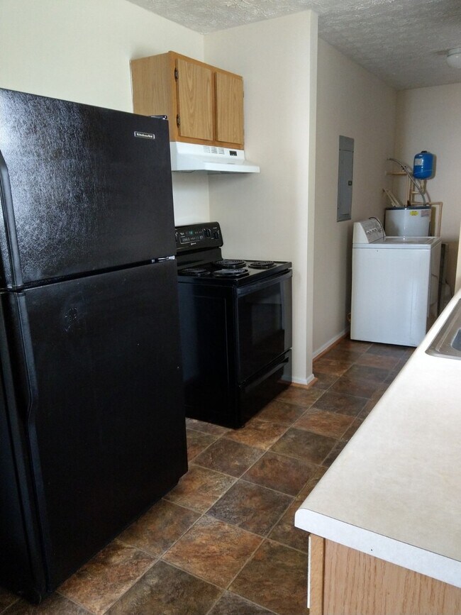 Foto del edificio - Move In Ready 3 Bedroom 2 Full Bath Home! ...