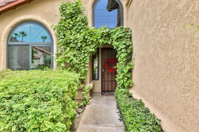 Building Photo - 49035 Tango Ct