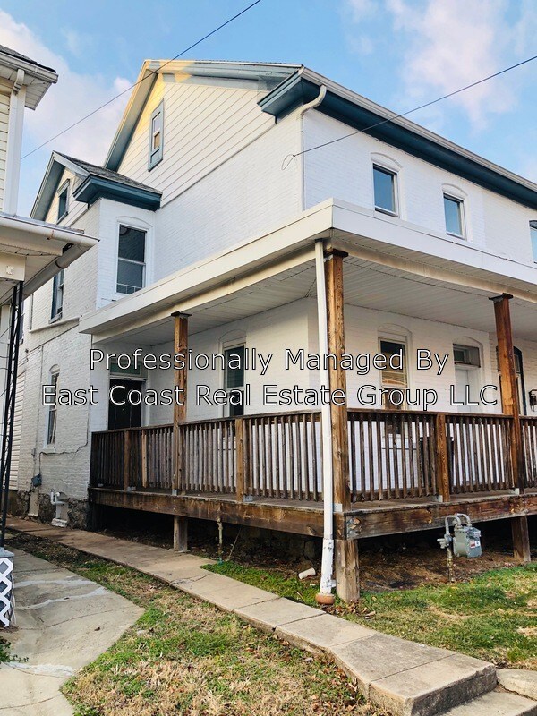 Building Photo - 617 N Mulberry St