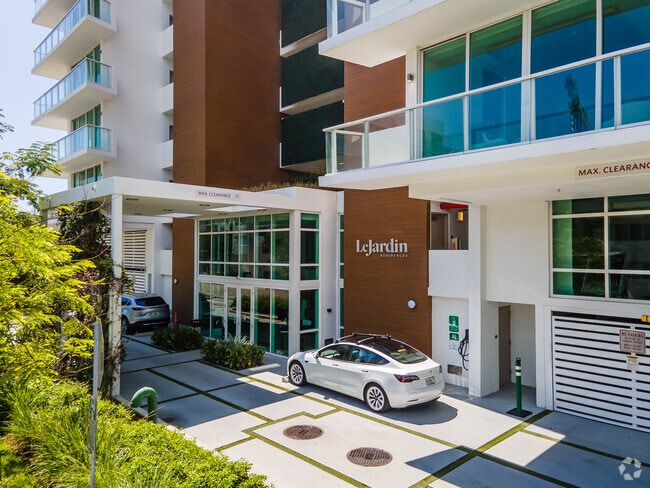 Building Photo - Le Jardin Residences