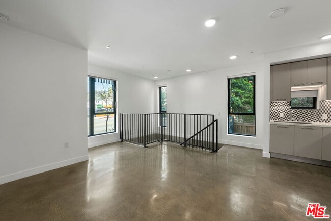 Building Photo - 1250 N Fairfax Ave