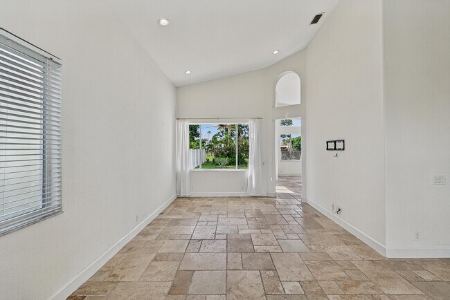 Foto del edificio - 4583 NW 7th Pl