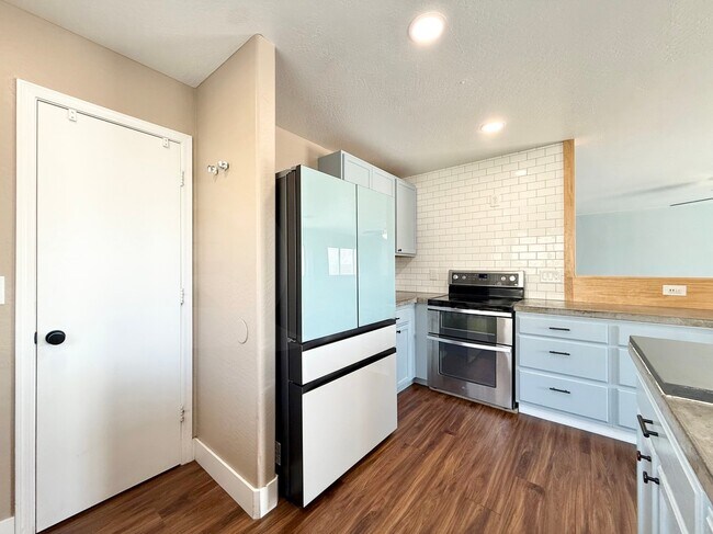 Foto del edificio - 23773 W Hadley St