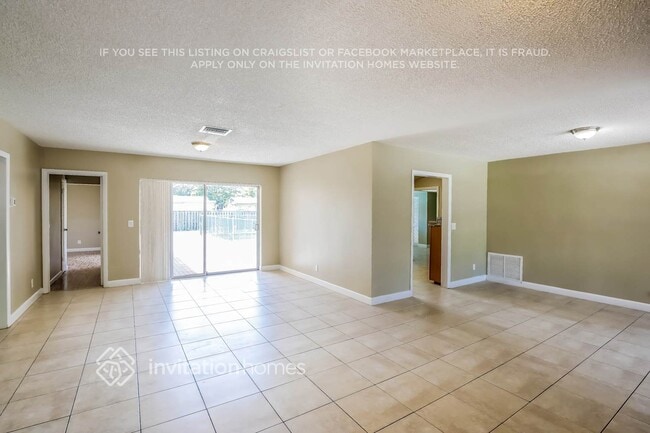 Building Photo - 1810 N 47th Ave