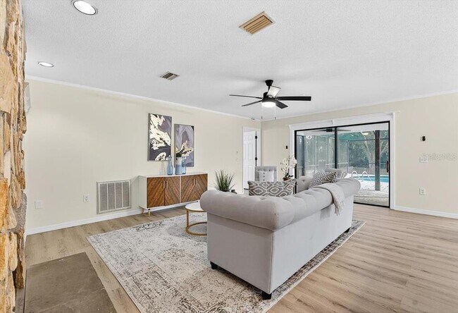 Foto del edificio - 11755 W Fisherman Ln