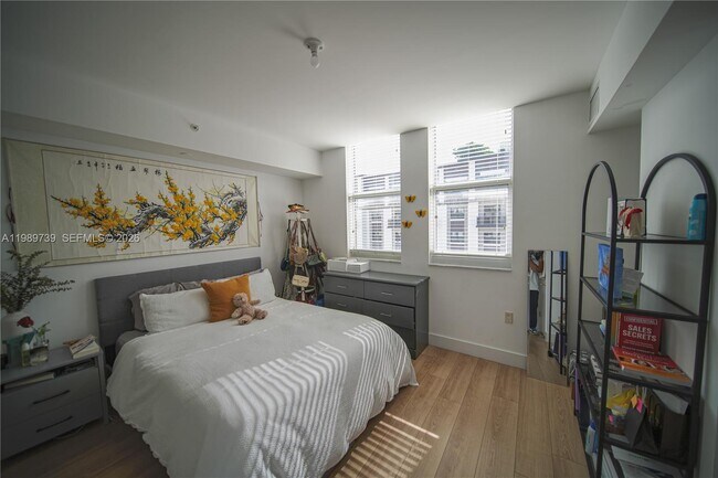 Building Photo - 4100 Salzedo St