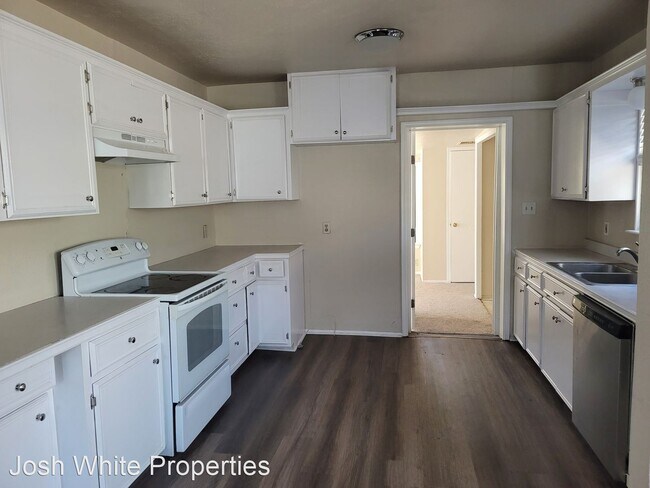Foto del edificio - 2 br, 1 bath House - 1404 E. Tennie