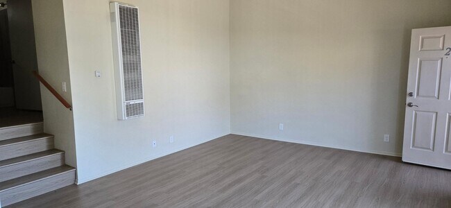 Sala de estar - 733 N Hill Pl