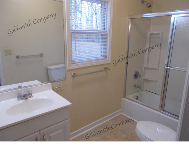 Foto del edificio - 295 Old Hunts Bridge Rd