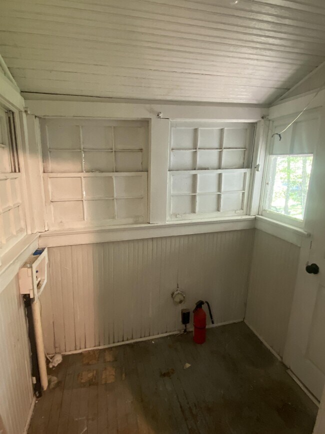 Building Photo - 3912 39th Ct N