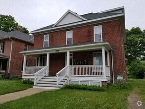 Building Photo - 1323 S 8th St