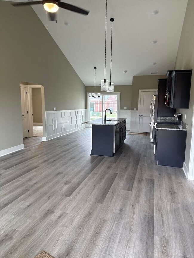 Building Photo - Cozy Cottage