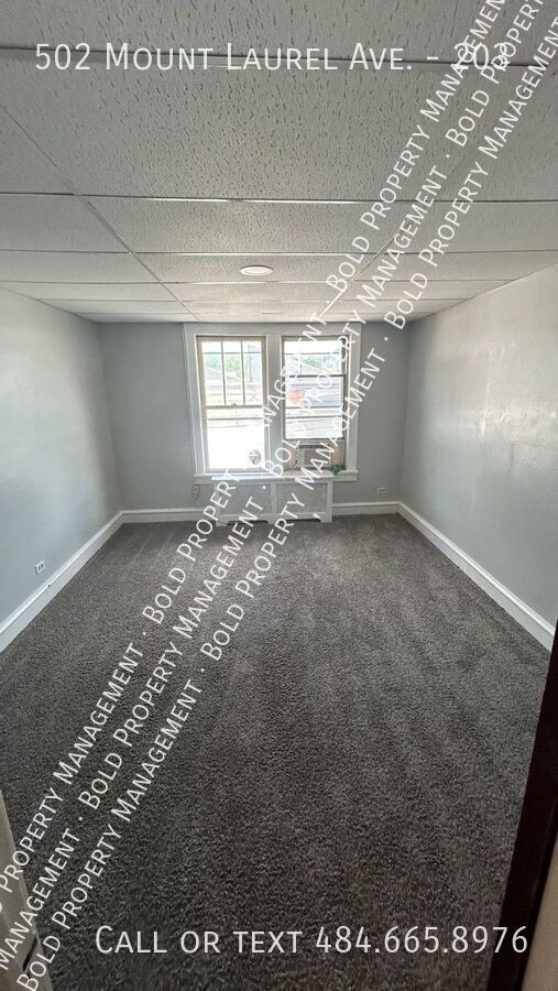 Foto del edificio - 502 Mount Laurel Rd