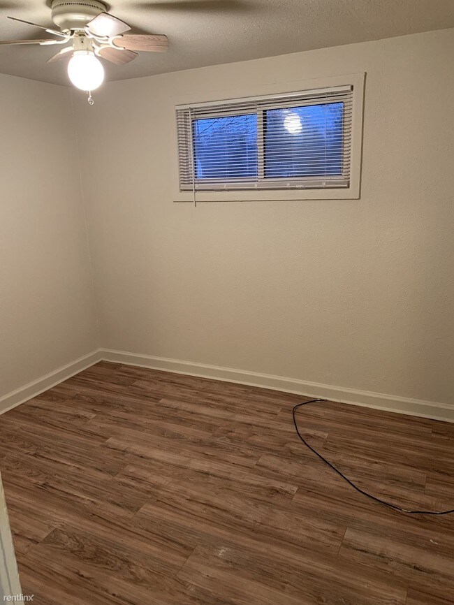 Foto del edificio - 3 br, 1 bath  - 19744 Sharon Ct