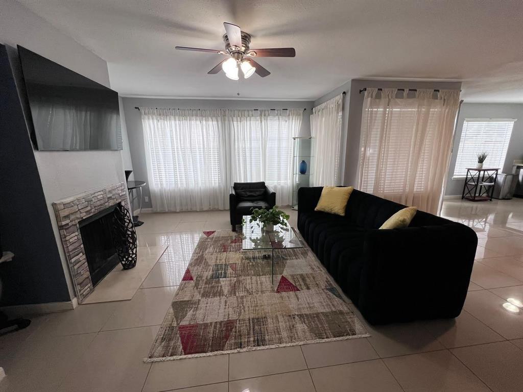Foto principal - 12100 Overbrook Ln