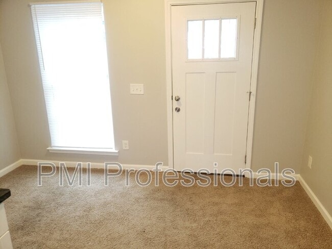 Building Photo - 632 East St