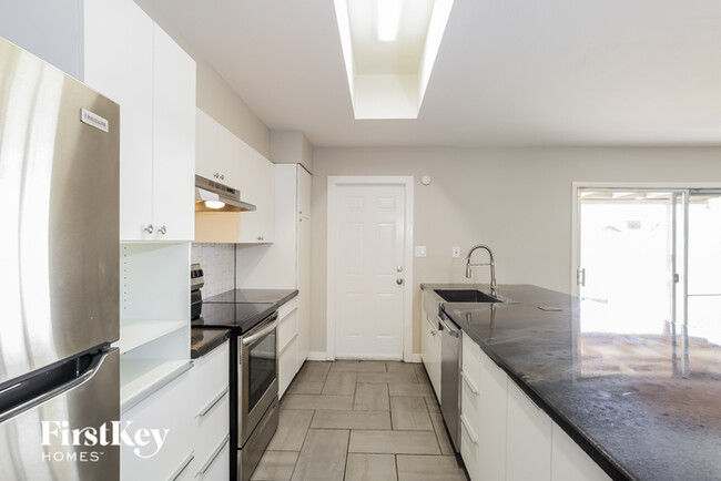 Foto del edificio - 3325 W Desert Cove Ave