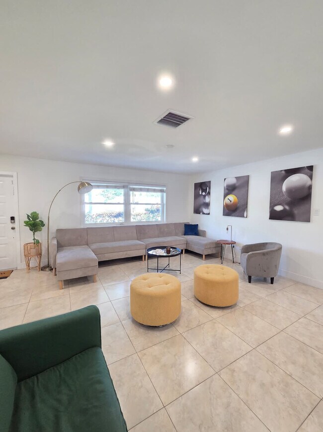 Foto del edificio - 806 NE 4th St