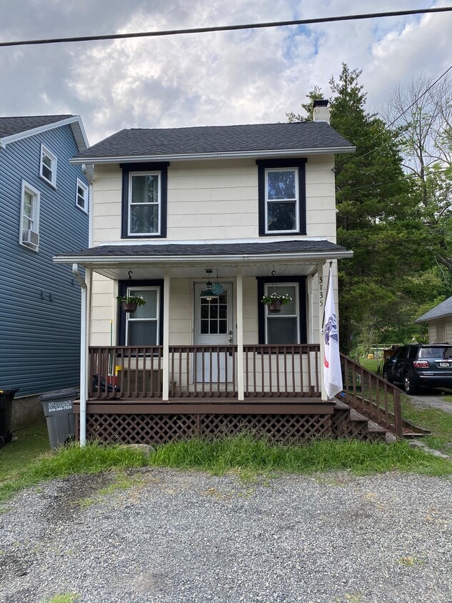 3135 Main Rd E, Emmaus, PA 18049 House Rental in Emmaus, PA