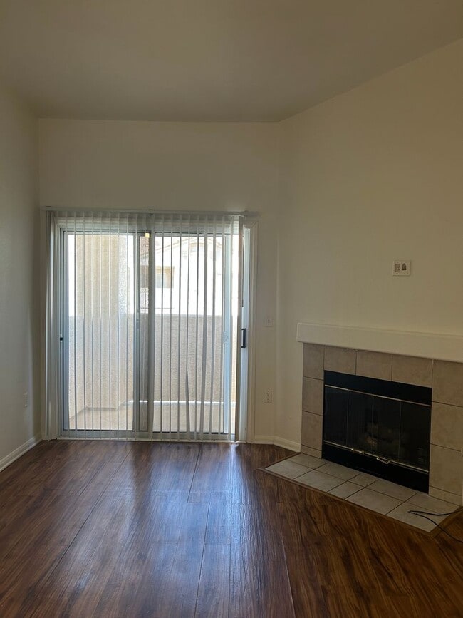 Building Photo - 1-Bedroom Condo in Gated Green Valley Community – Henderson