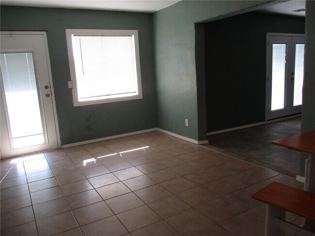 Foto del edificio - 10057 Driftwood Cir