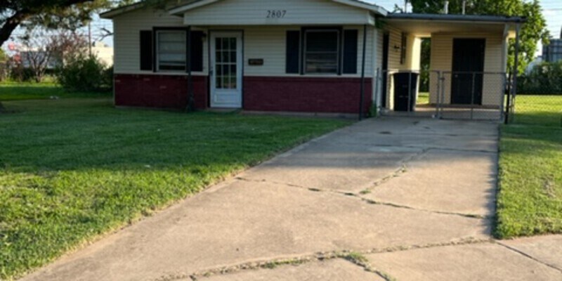 Primary Photo - 2807 Rebel Dr