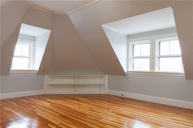 Building Photo - 463 Broadway