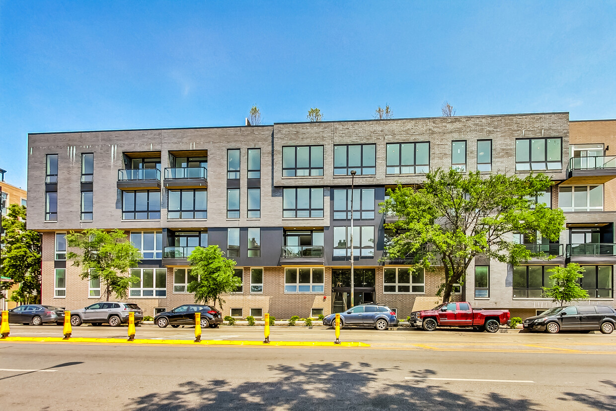 Primary Photo - 3449 N Ashland Ave
