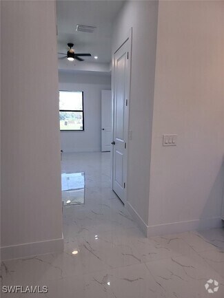 Building Photo - 316 Jacaranda Pkwy E