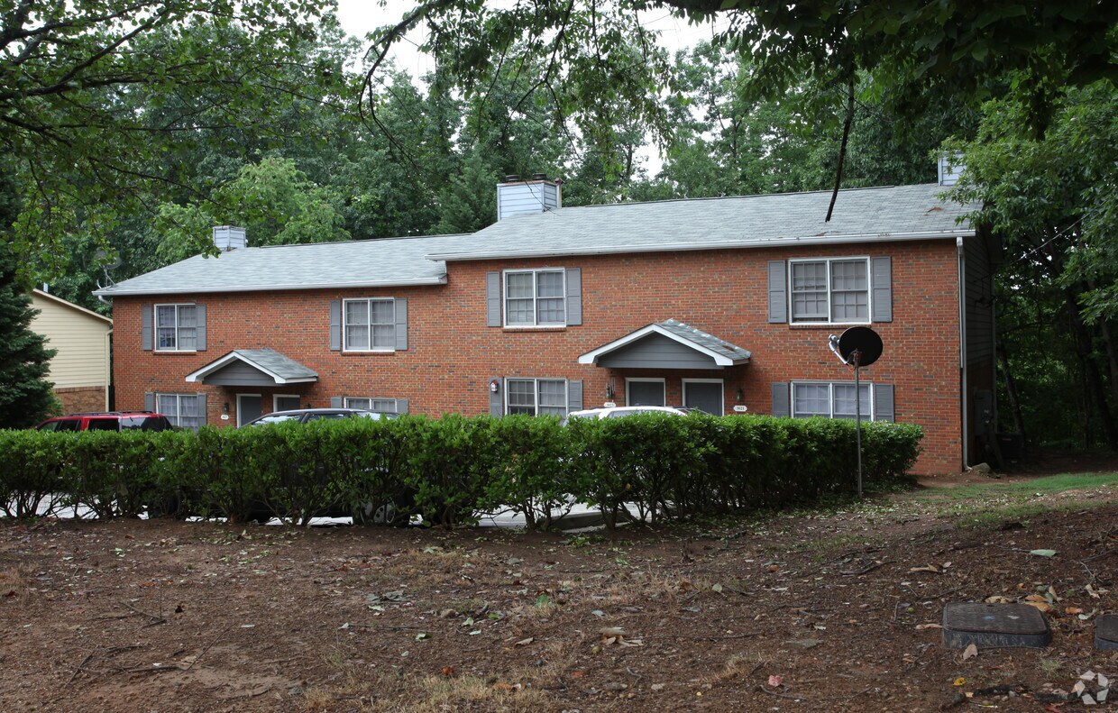 Foto del edificio - 3021 Spruce Cir