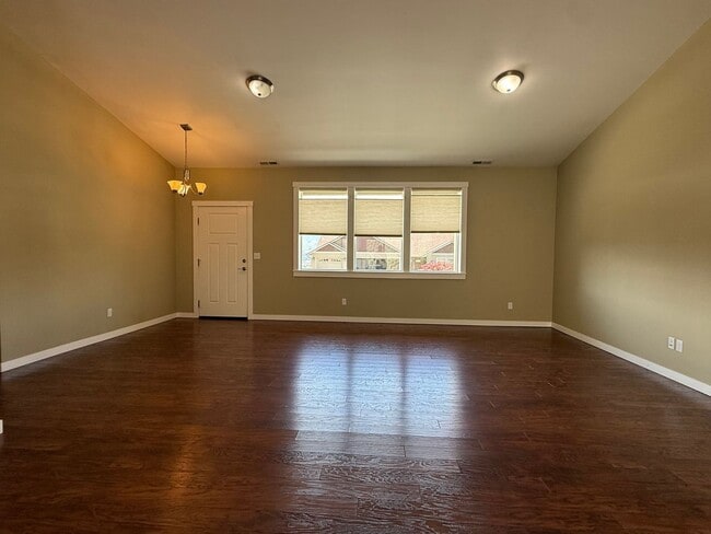 Building Photo - Now renting 3 bedroom 2 bathroom House, visit our website at www.stillproperties.com