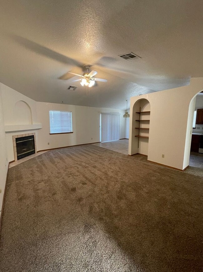 Building Photo - Cozy 3 Bedroom/2 Bath Home in Las Colinas