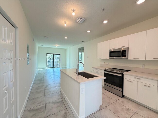 Foto del edificio - 4640 NW 84th Ave