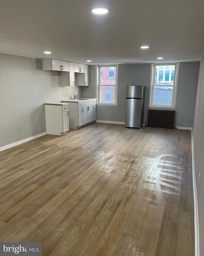 Primary Photo - 1206 N King St