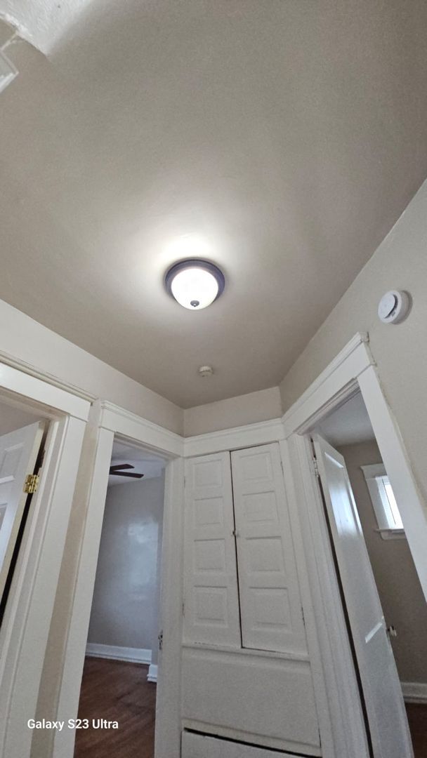 Foto del edificio - Charming 3-Bedroom Property in Prime Location