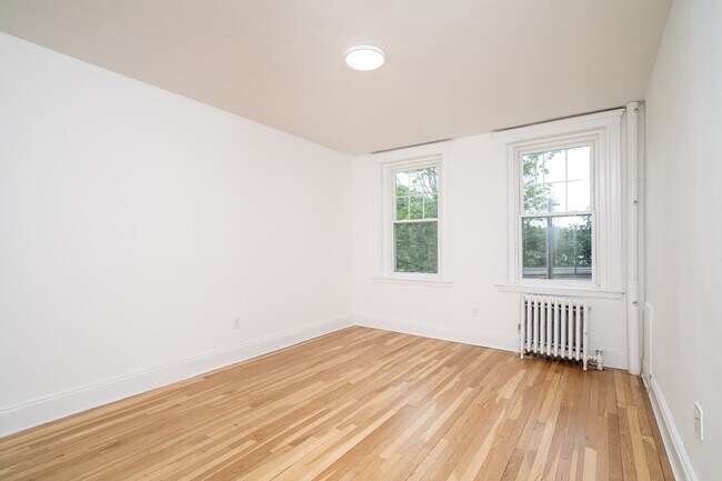 Foto del edificio - 288 Chestnut Hill Ave