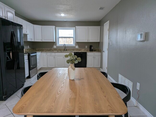 Foto del edificio - 1908 Janeway St